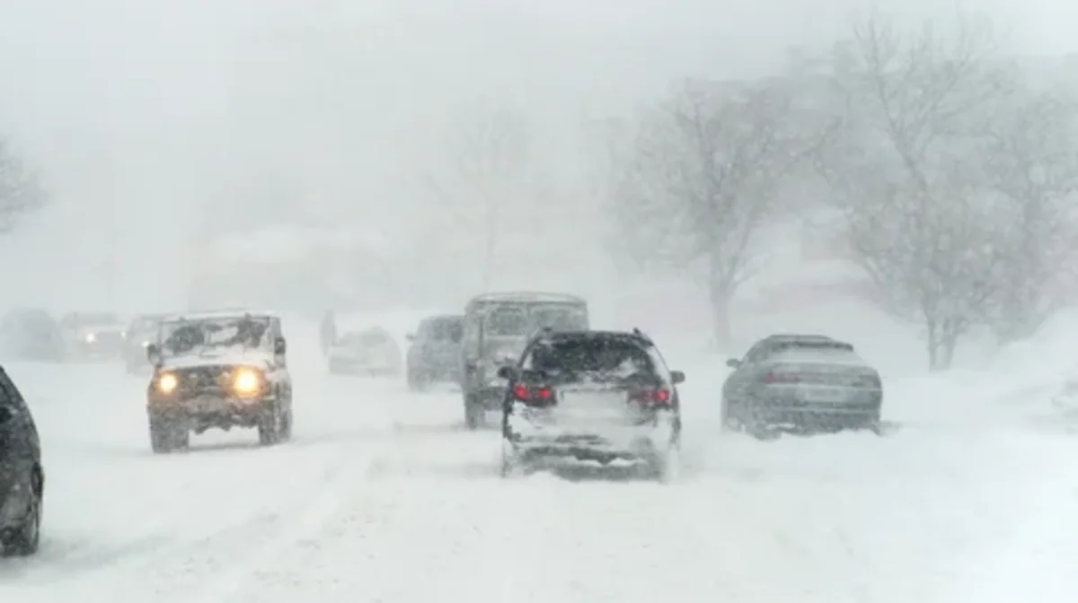 Штормовое предупреждение объявлено почти по всему Казахстану