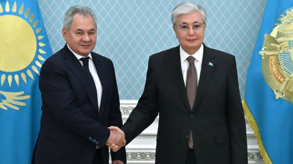 Тоқаев пен Шойгу өңірлік қауіпсіздікке қатысты өзекті мәселелерді талқылады