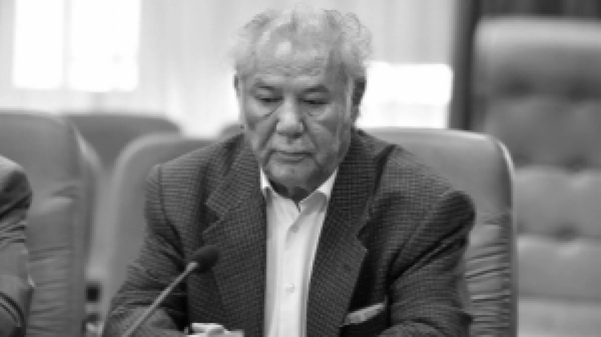 Дулат Исабеков дүниеден озды