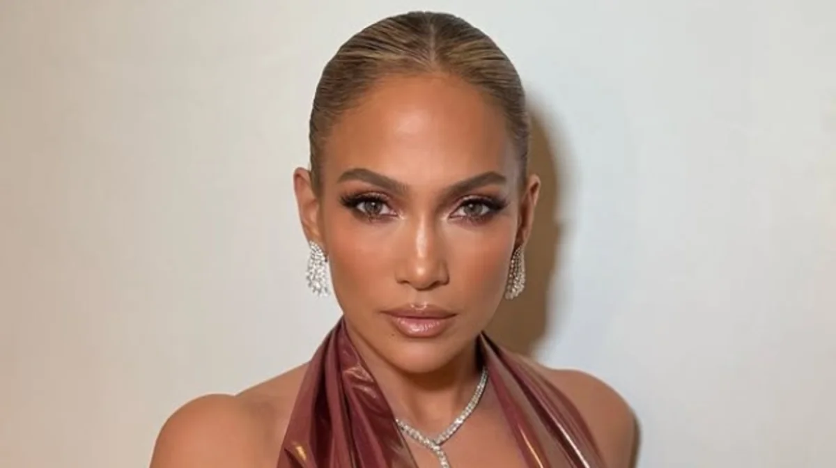 instagram.com/jlo