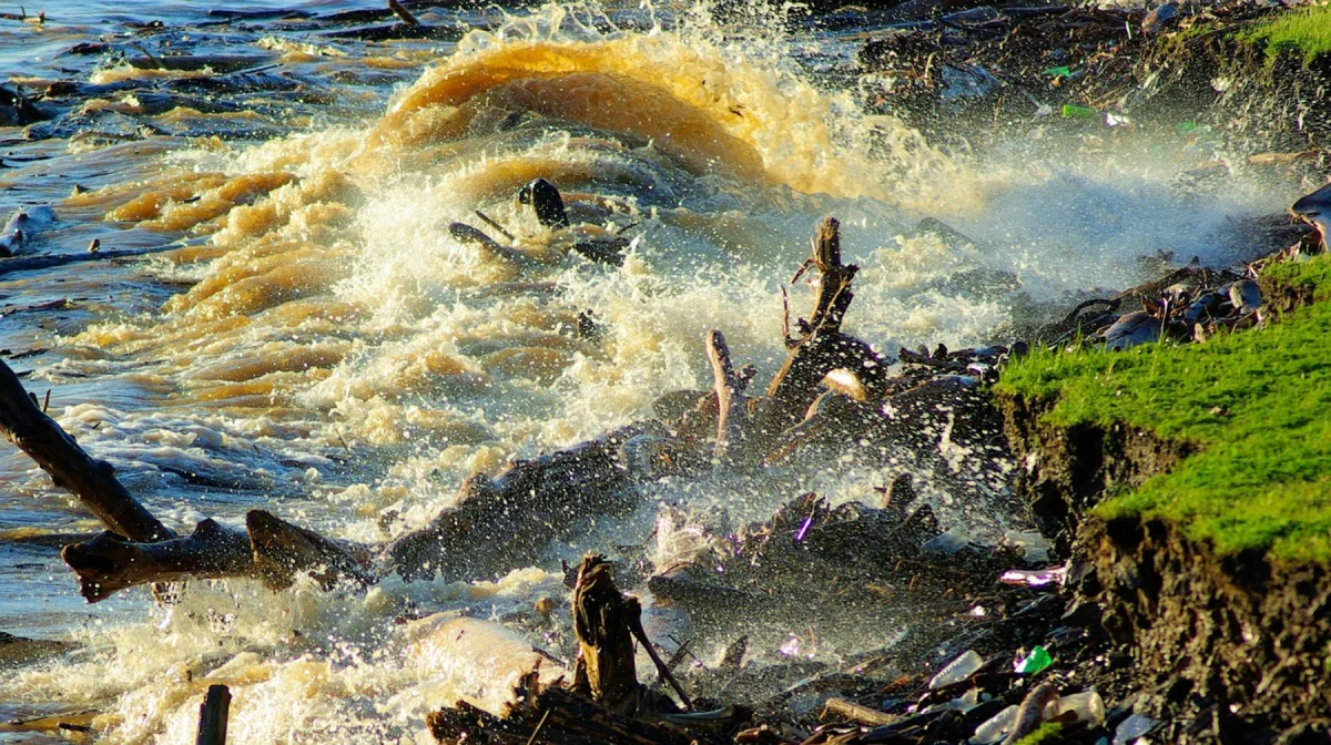 Уровень воды в реке Есиль стремительно растет: под угрозой населённые пункты СКО