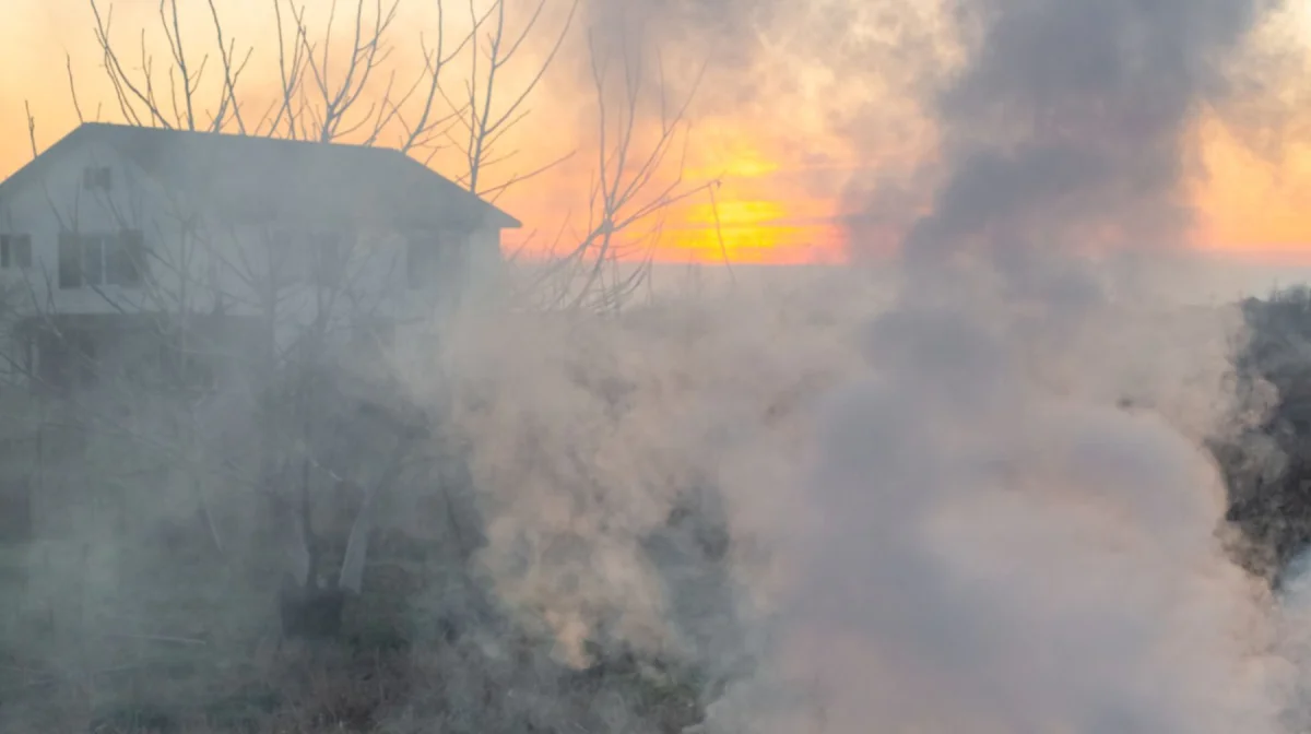 Карагандинцы задыхаются от дыма с мусорного полигона