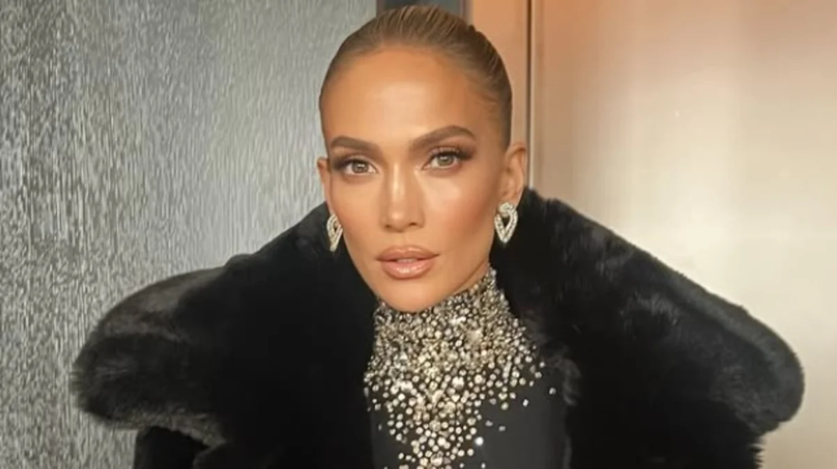 instagram.com/JLO