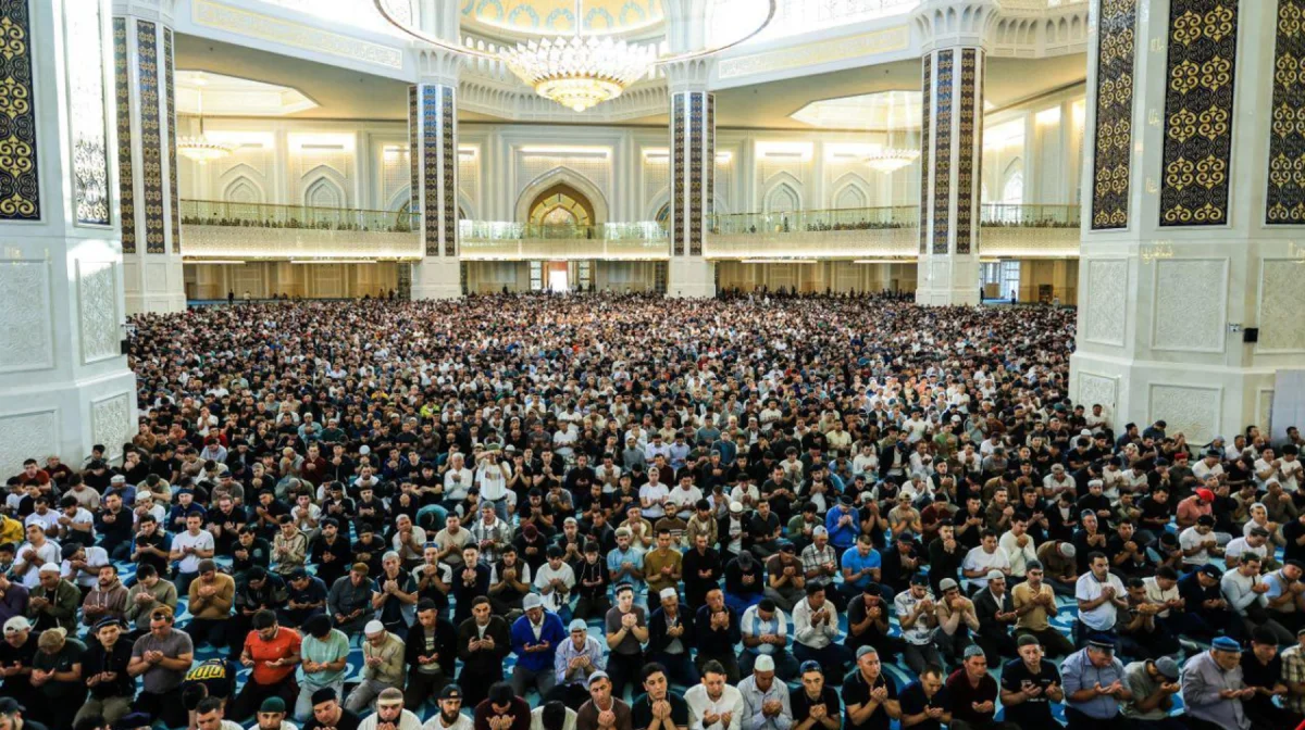 Қазақстанның барлық мешіттерінде айт намазы оқылды (ФОТО)
