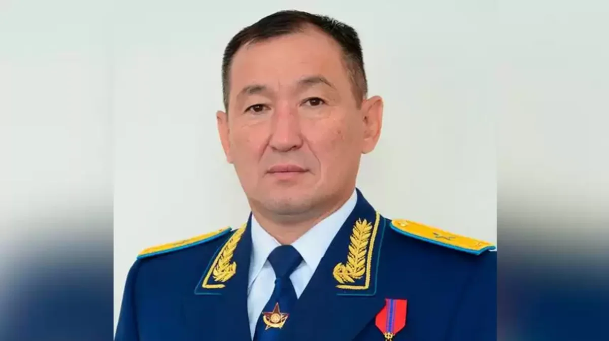 Дәурен Қосанов Қорғаныc министрі болып тағайындалды