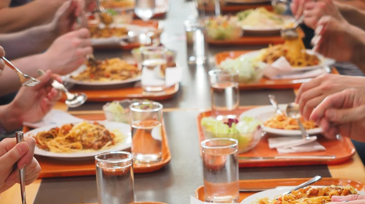 Без горячей воды и с бактериями: Минздрав проверил школьные столовые Мангистау после скандала