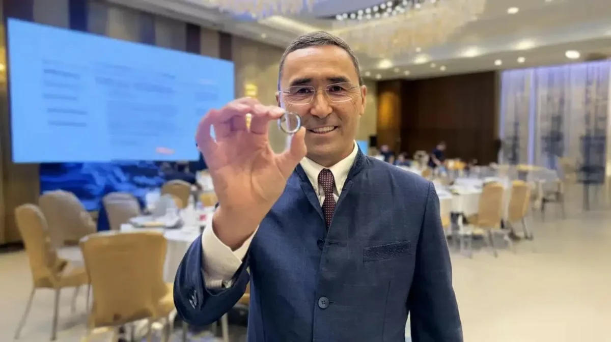 Айдын Рақымбаев қызметкерлеріне 400 долларлық смарт-сақина сыйлады