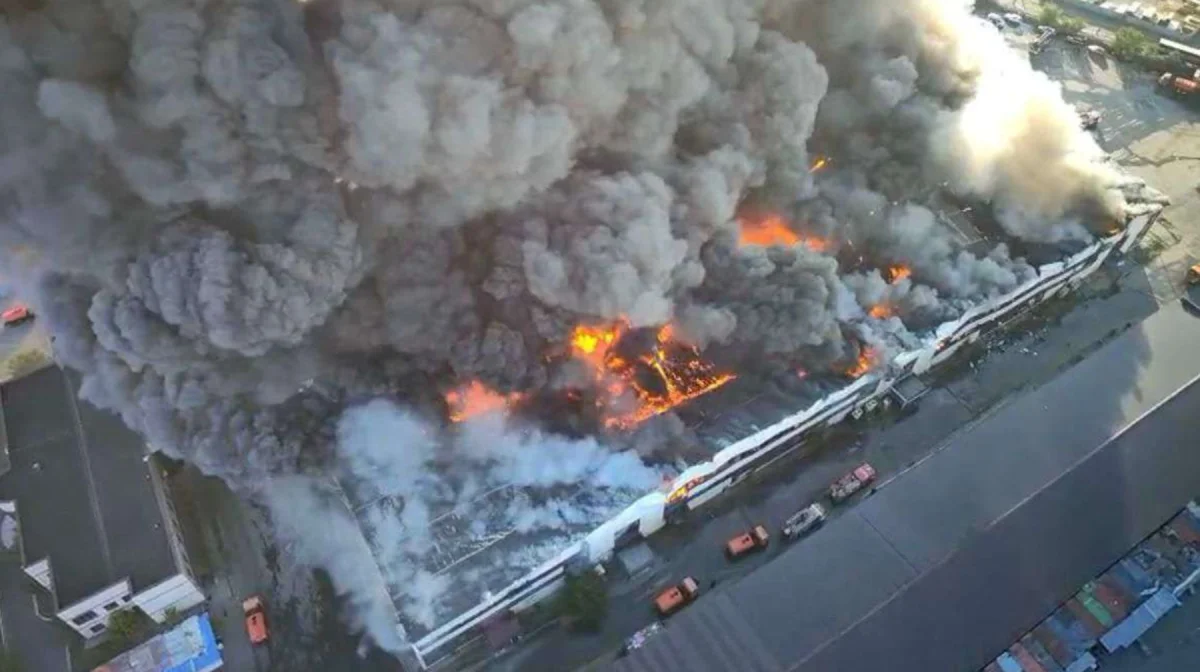 Астанадағы ірі базарлардың бірі отқа оранды (ВИДЕО)