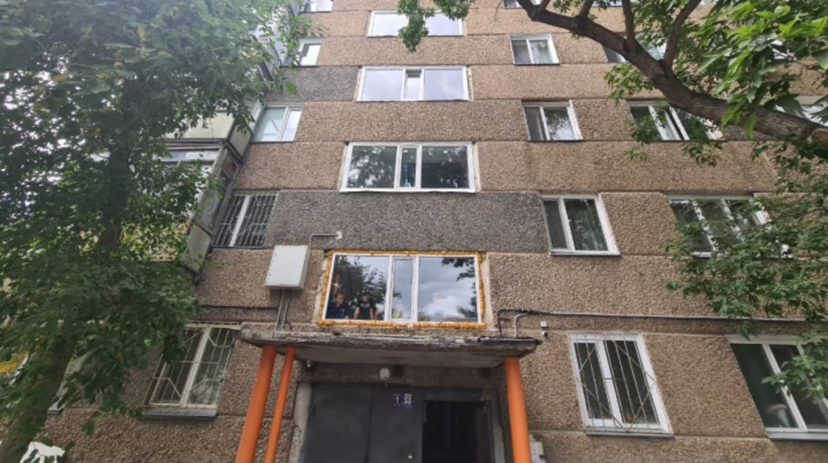 «Жүрегі тоқтап қалды»: Анасы 5-қабаттан лақтырып жіберген бала қайтыс болды