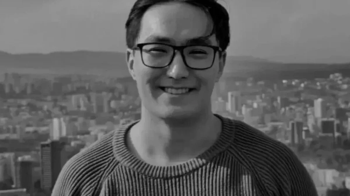  из социальных сетей