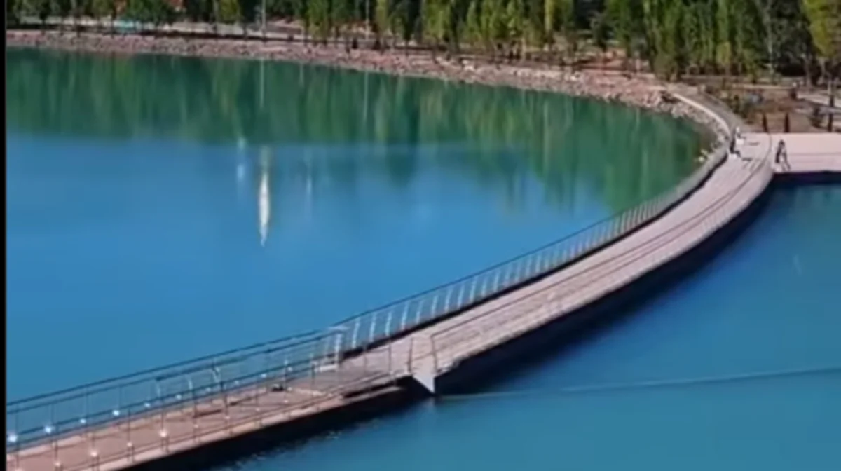 Алматыдағы жаңа көпірден ток ұрып, тұрғындарды шошытты