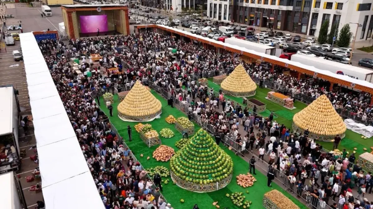 Тегін таратылмайды: Астанада Тәжікстанның өнімдері қойылған жәрмеңкеге қатысты әкімдік ескерту жасады