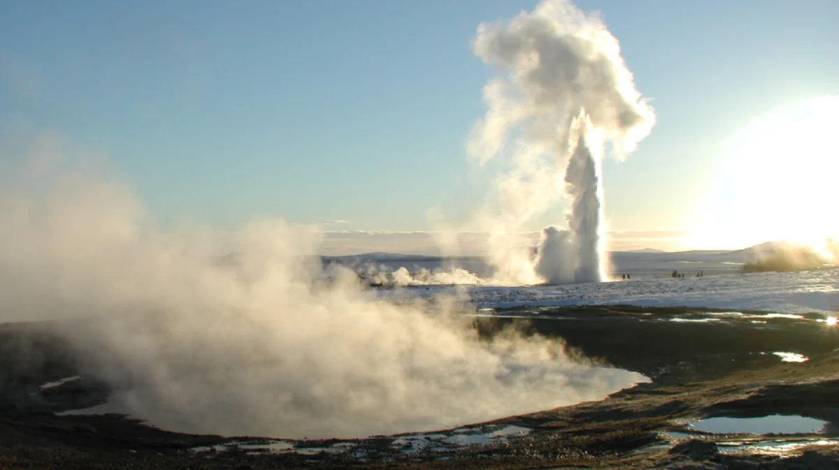 «Бұлаққа түскен әйел сәбилі болады»: Журналист түрлі дертті емдейтін «әулие бұлақ» барын айтты