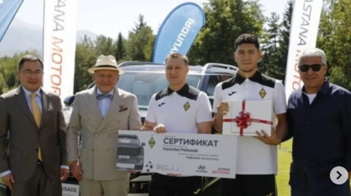 «Сараңдау екен»: Темірлан Анарбекке планшет сыйлаған миллионер Нұрлан Смағұлов сынға қалды