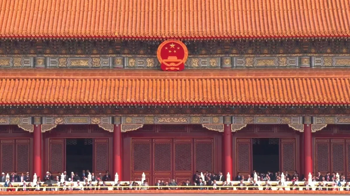 Тоқаев Бейжіңдегі әскери парадты тамашалады