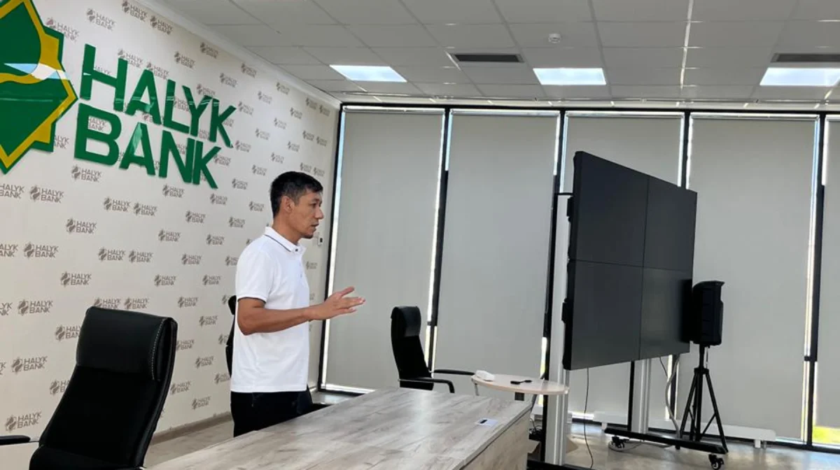 Түркістанда банк қызметкерлеріне жат діни ағымдардың таралу жолдары туралы ақпарат берілді