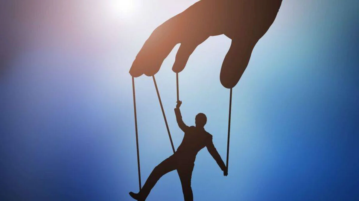 Жат ағым жас талғамайды - теолог