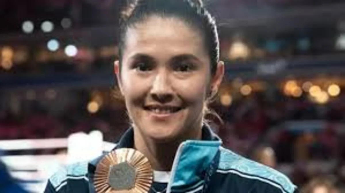 «Үйде отырып сынайсыңдар»: Назым Қызайбай күтпеген мәлімдеме жасады