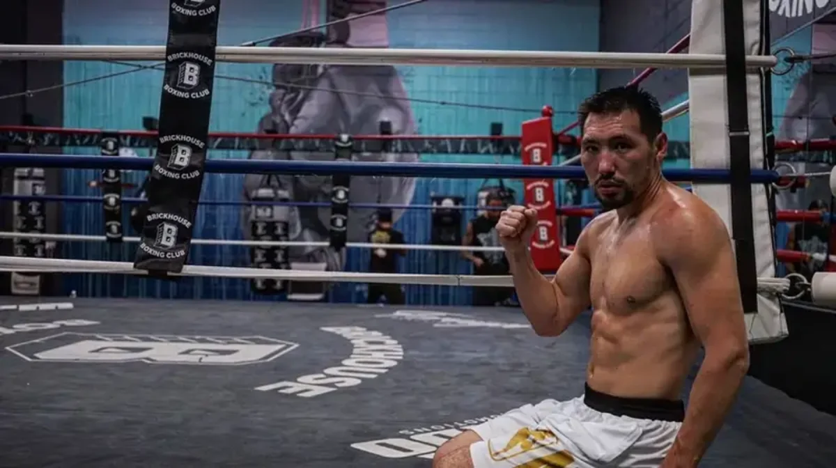 Боксшы Жәнібек Әлімханұлы сүйінші жаңалығын жариялады