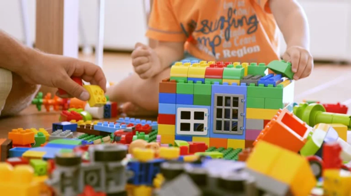 «Ойыншыққа таласып қалған»: Атыраулық әйел үш жасар қыздың үстінен арыз жазған