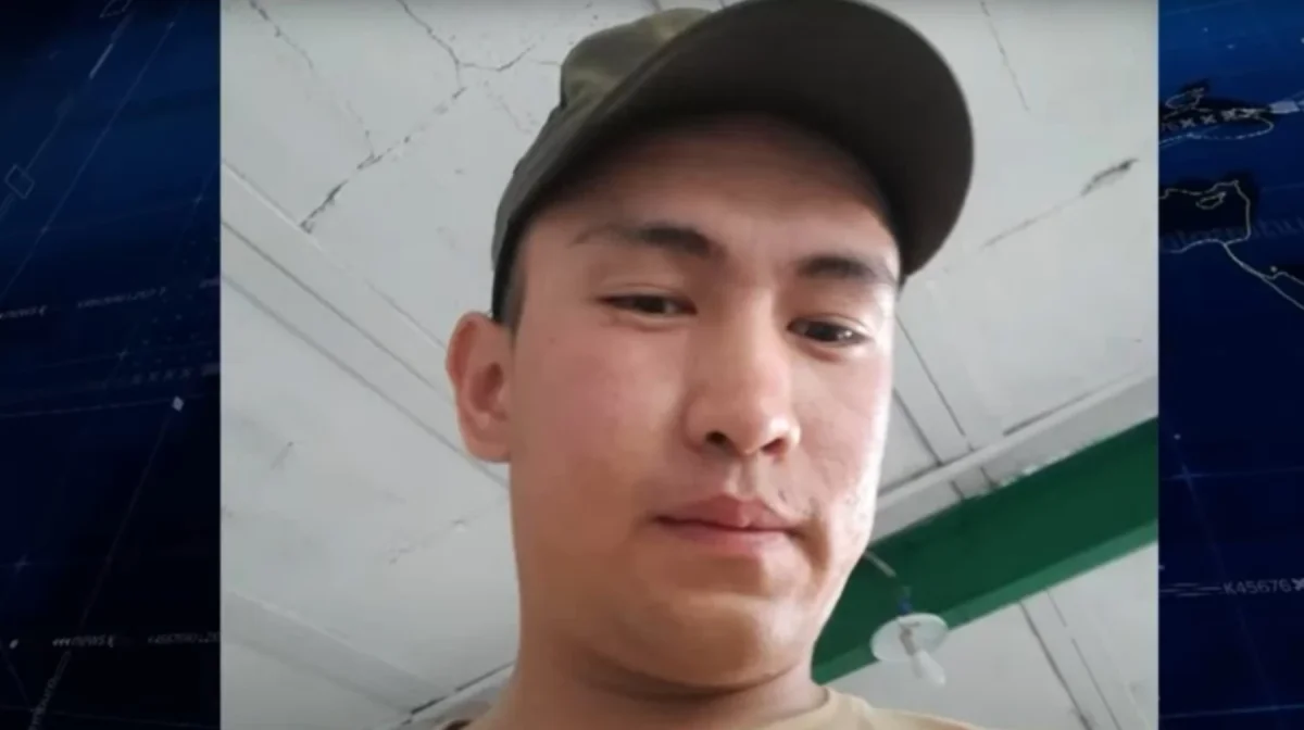 «Жиі ақша сұрап, қиналып жүрген»: Маңғыстауда көз жұмған сарбаздың анасы жанайқайын айтты