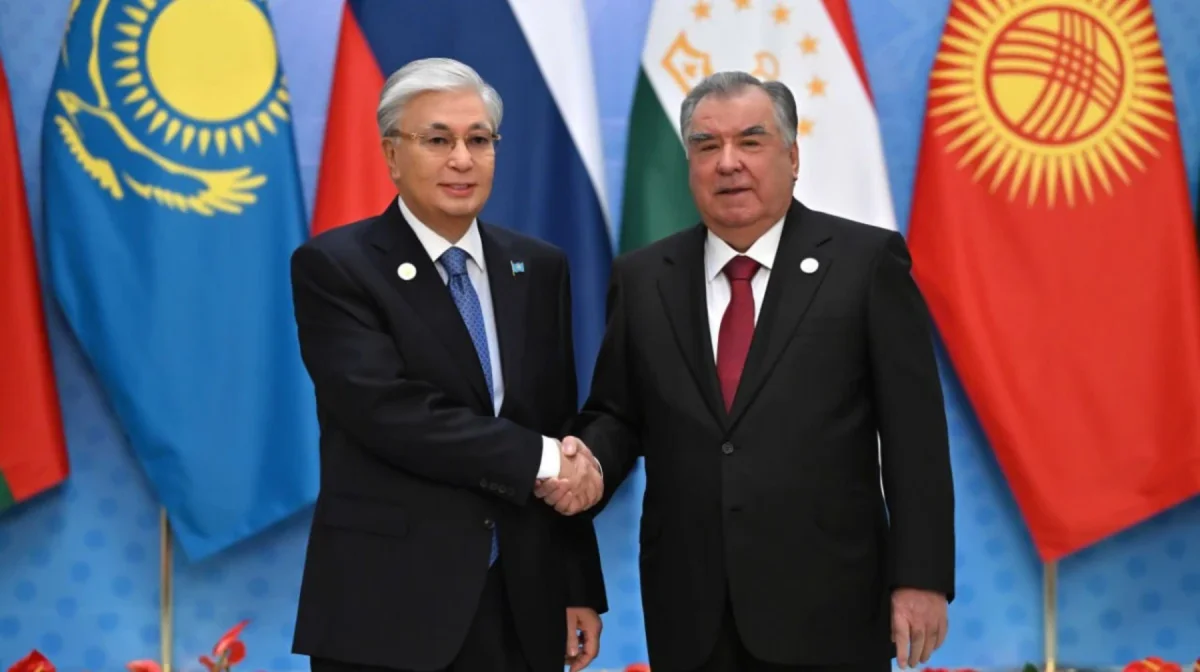 Тоқаев Душанбедегі Ұлттар сарайына барды