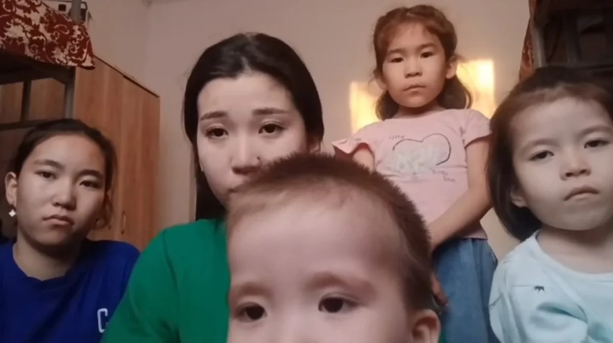 Ақтөбеде бір үйдің 5 баласы анасына араша сұрады