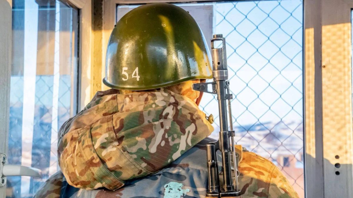 Часовой колонии открыл стрельбу в Усть-Каменогорске