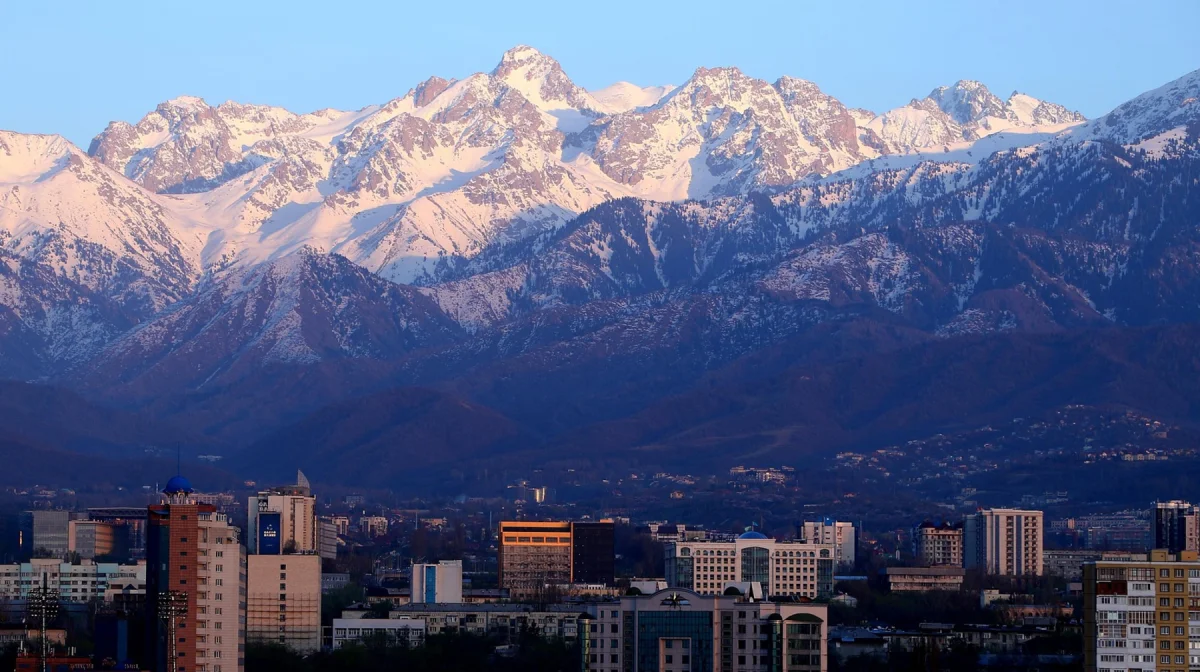 Алматыдағы ахуал тұрақты: полиция құқық бұзушылық саны азайғанын хабарлады