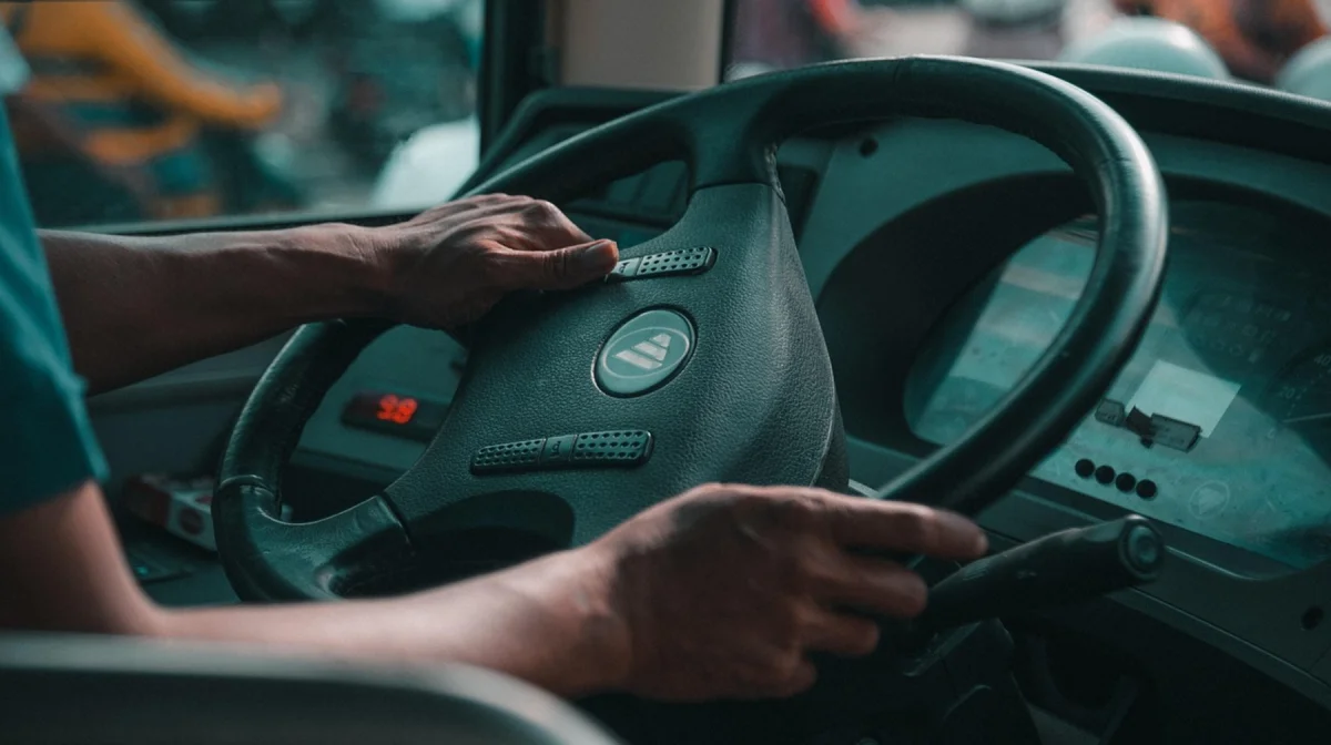 Водитель рейсового автобуса умер за рулём в Усть-Каменогорске