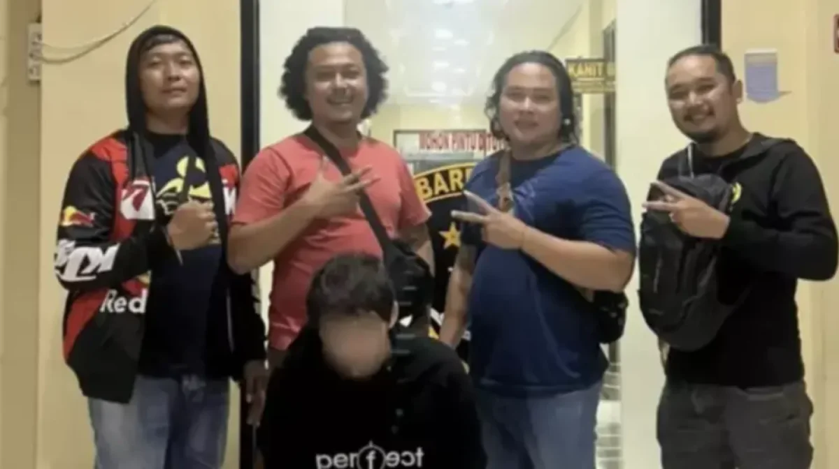 Атыраудағы кісі өлімі: Күдіктілердің Индонезияда ұсталған сәтінің видеосы жарияланды