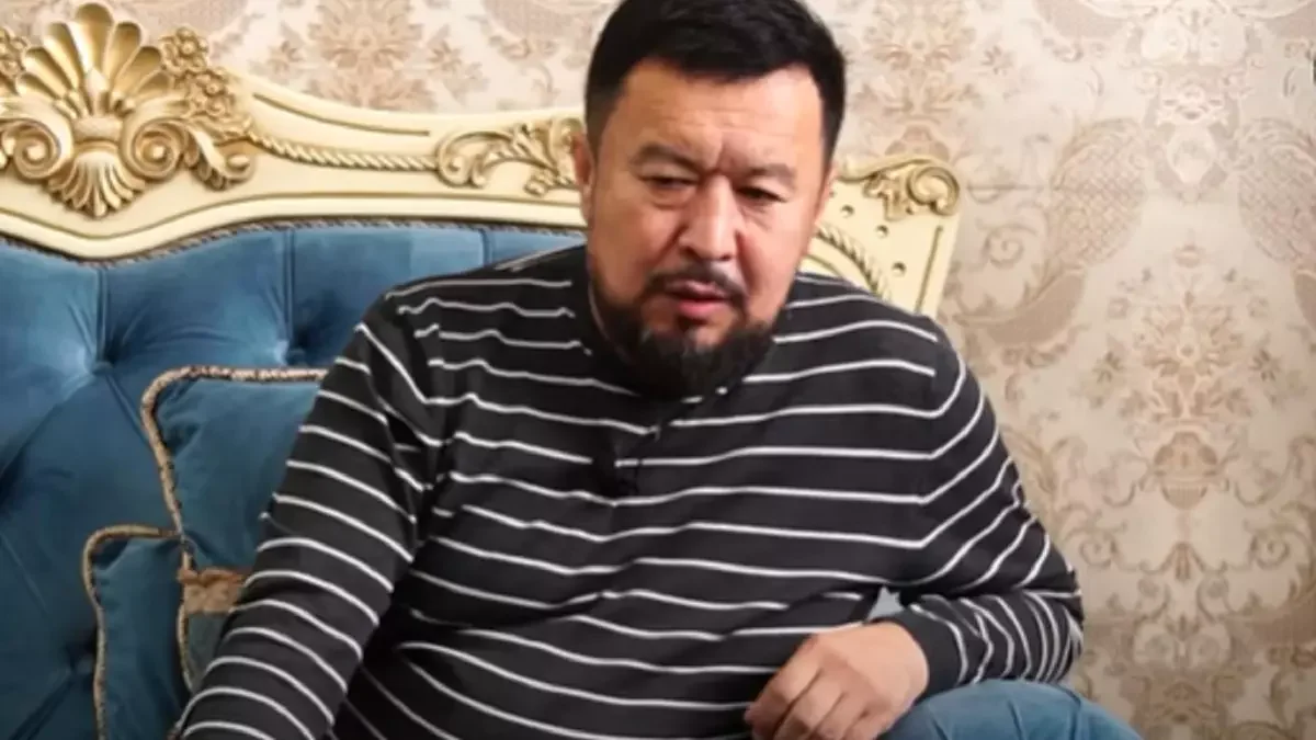Сәбит Әбдіхалықов. Кадр: YouTube/Уақыт көрсетеді