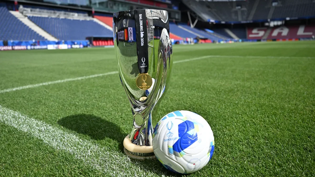 Трофей Суперкубка УЕФА. Иллюстративное фото: Sebastian Widmann - UEFA/UEFA via Getty Images