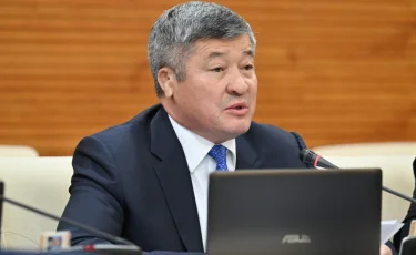 Ему нельзя пойти с друзьями на день рождения?