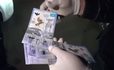 Банковские карты казахстанцев используют в преступных схемах