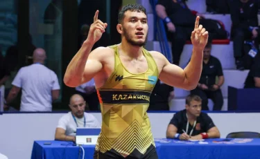 Ризабек Айтмухан завоевал золото на чемпионате мира среди молодежи