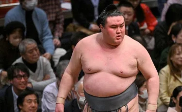 Казахстанский сумоист сотворил историю в Японии