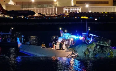 Ешкім тірі қалған жоқ: АҚШ-тағы ұшақ апатынан 67 адам қаза тапты