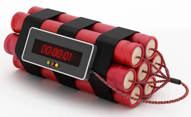 Мужчина «заминировал» аэропорт и морской порт Актау, чтобы помешать возлюбленной уехать