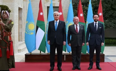 Токаев прибыл во дворец Аль-Хусейния