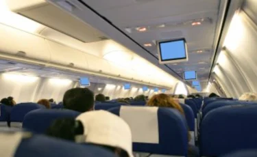 Избившего бортпроводницу и авиапассажира казахстанца отправили в тюрьму на 3 года