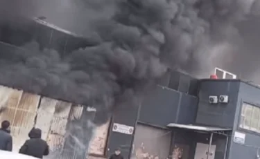 ТРЦ «Сарыарка» горит в Астане (ВИДЕО)