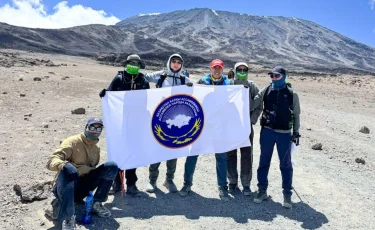 Пик «Килиманджаро» покорен в честь 30-летия Ассамблеи народа Казахстана