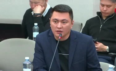 «Еліміз үшін үлкен қауіп». Депутат оқушыларға ЖИ қолдануға шектеу қоюды ұсынды