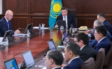 Олжас Бектенов биыл теміржол вокзалдарын жөндеу жұмыстарын аяқтауды тапсырды