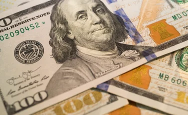 Нацбанк планирует продать из Нацфонда 800 млн долларов