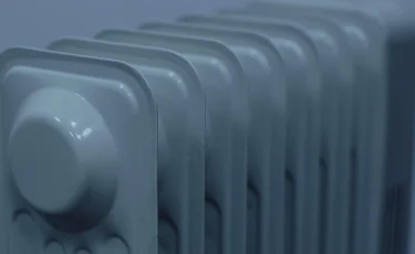 Жители Актау платили за холодные батареи