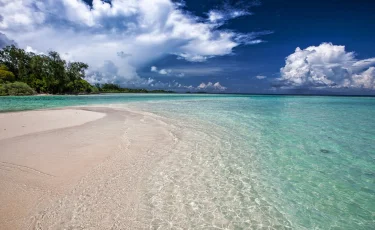 Налог на море: Отдых за рубежом может значительно подорожать для казахстанцев