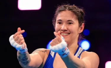 Назым Кызайбай стала трехкратной чемпионкой мира по боксу, ее поздравил президент