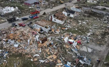 АҚШ-та алапат дауыл: 39 адам қаза тауып, жүздеген мың адам жарықсыз қалды